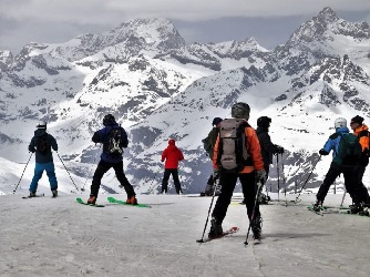 Skifahrer auf der Piste